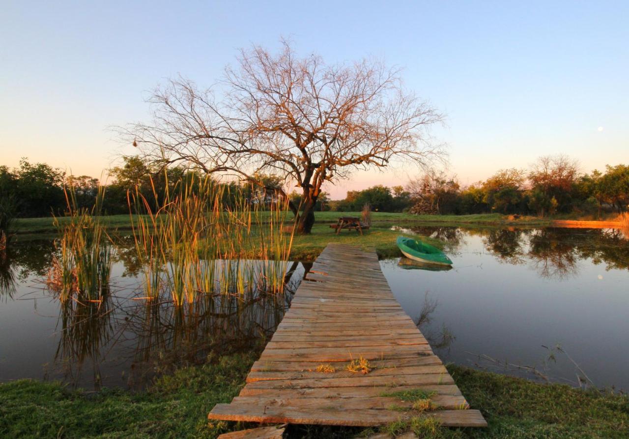 Karee & Wild Olive Guest Lodge Hekpoort Exterior foto
